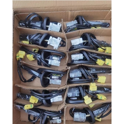 HOWO/AUMAN/TUNLAND 鉄鋼トラック用の重荷トラック用パーツ 鉄鋼材料